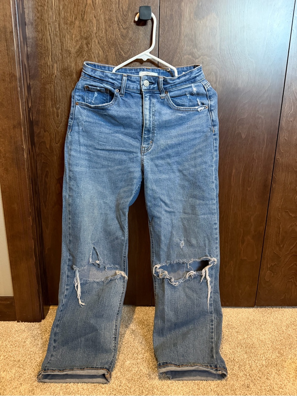 Women’s Classic Distressed Straight-Leg Jeans
